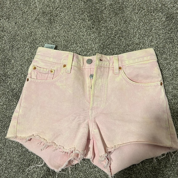 Levis light pink washed short size 25 - Picture 1 of 2